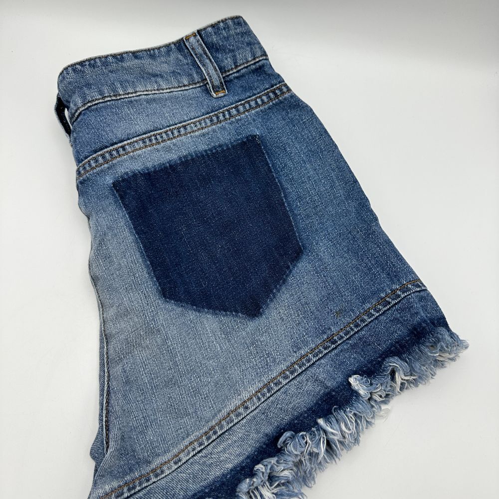 Red Valentino High Waisted Denim Shorts Frayed Hem & Contrast Pocket Size 27
